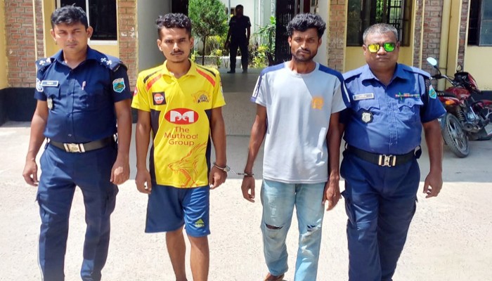 রাণীনগরে গাঁজা সহ দু‘জন আটক
