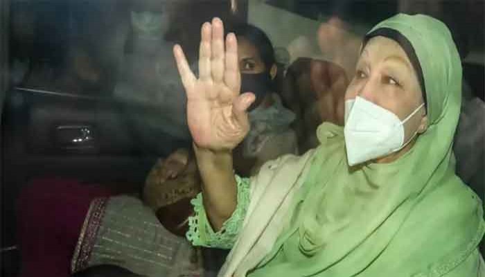 ‘অপরাধ স্বীকার করে রাষ্ট্রপতির কাছে আবেদন করতে পারবেন খালেদা জিয়া’
