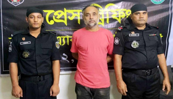 রাণীনগরে র‌্যাবের অভিযানে ৩৯০ পিচ ইয়াবাসহ মাদক ব্যবসায়ী গ্রেফতার