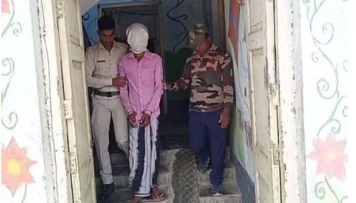 ৪ কন্যা সন্তানকে বিষ খাইয়ে মারার চেষ্টা, মৃত ১, গ্রেফতার বাবা