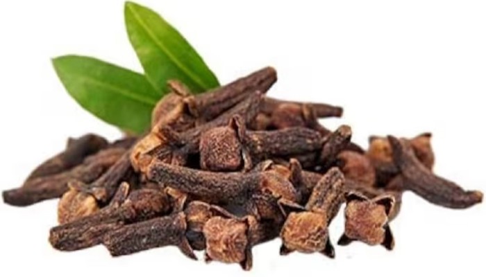একটা লবঙ্গ গালে রেখে ঘুমালে যে উপকার মিলবে