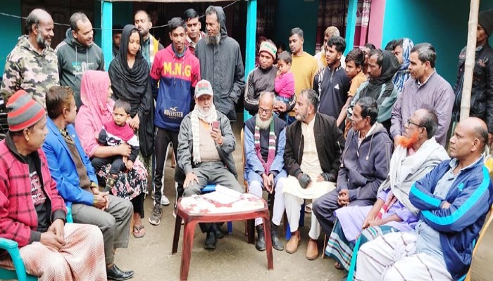 আর্থিক সহায়তা প্রদান গাবতলীতে কারাবন্দী পরিবারের পাশে সাবেকএমপি লালু