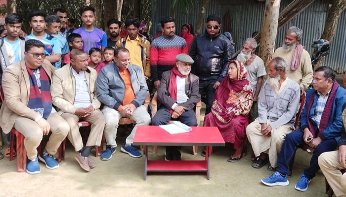 আর্থিক সহায়তা প্রদান কারাবন্দী পরিবারের পাশে সাবেক এমপি লালু