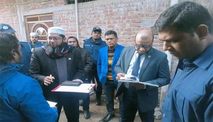 নওগাঁয় অবৈধ ভাবে ধান মজুদ করায়, দুই লাখ ১০ হাজার টাকা জরিমানা