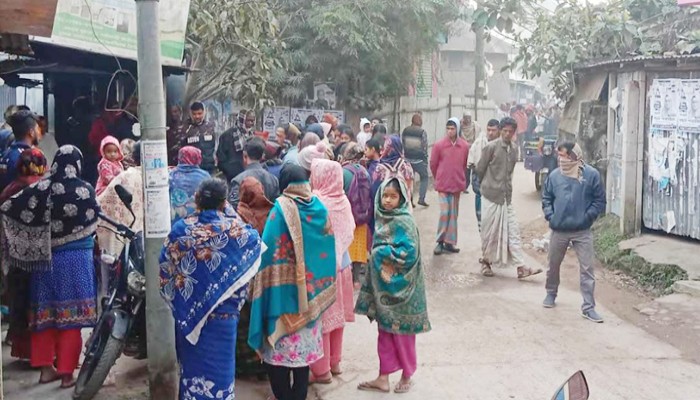 সিরাজগঞ্জে মা-বাবা ও মেয়েকে গলা কেটে হত্যা