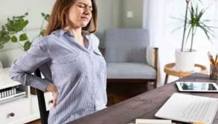 বেশিক্ষণ এক জায়গায় বসে করবেন না কাজ