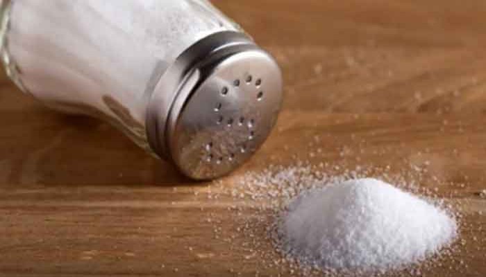 রোগহীন থাকতে রোজ কতটা লবণ খাওয়া উচিত