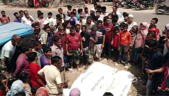 নওগাঁয় দুই মোটরসাইকেলের সংঘর্ষে স্বামী-স্ত্রী নিহত, বেঁচে গেল ৫ বছরের শিশু
