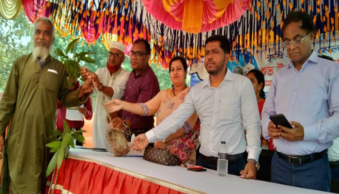 পত্নীতলায় কৃষি প্রযুক্তি মেলার উদ্বোধন