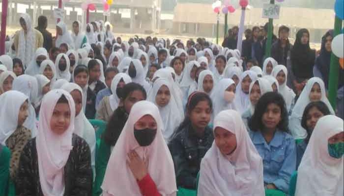 সাপাহারে এসএসসি পরীক্ষায় ফলাফলে শীর্ষে  পাইলট উচ্চ বিদ্যালয়