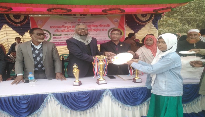 সাপাহারে শীতকালীন ক্রীড়া প্রতিযোগীতা ও পুরস্কার বিতরণ