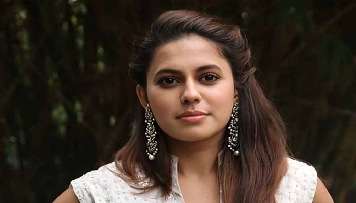 সোনা পাচার করতে গিয়ে পুলিশের জালে অভিনেত্রী!