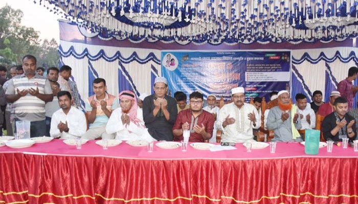 সাদুল্লাপুরে বেগম খালেদা জিয়ার রোগমুক্তি কামনায় দোয়া ও ইফতার মাহফিল অনুষ্ঠিত