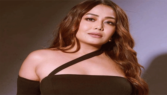 বিদেশের মাটিতে অপমানিত নেহা!