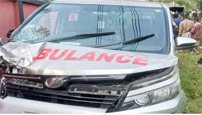 লালপুরের ত্রিমোহনীতে অ্যাম্বুলেন্স ফেলে পালিয়েছে চালক, রোগীর মৃত্যু