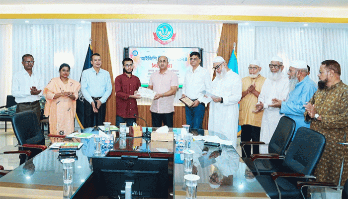 রাজশাহী পুলিশ লাইন্স স্কুলের মেধাবী শিক্ষার্থীদের আইজিপি শিক্ষাবৃত্তি সম্মাননা প্রদান