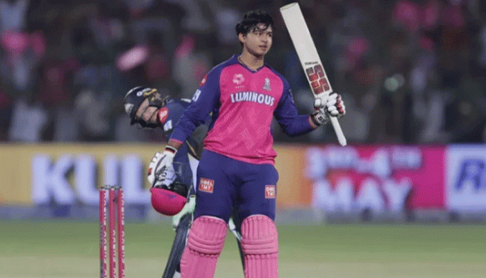 আইপিএলে ৩৫ বলে সেঞ্চুরি হাঁকিয়েছেন ভারতের বিস্ময়বালক বৈভব সূর্যবংশী