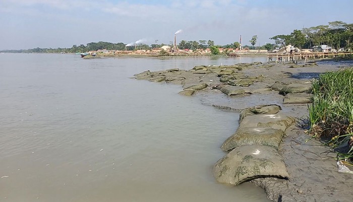 এই শীতে ভাঙন আতঙ্কে দিন কাটছে তাদের