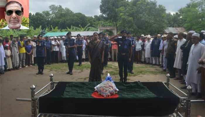 লালপুরে বীর মুক্তিযোদ্ধা এস্কেন্দার সরকারের রাষ্ট্রীয় মর্যাদায় দাফন