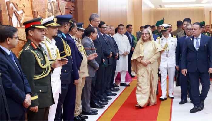 নয়াদিল্লির উদ্দেশে ঢাকা ছাড়লেন প্রধানমন্ত্রী