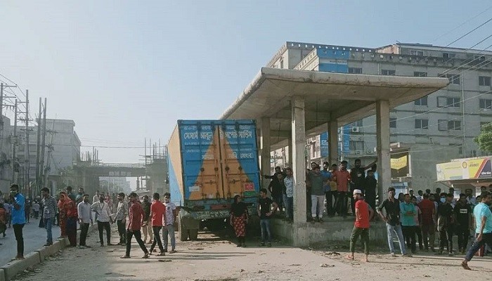 কাজে ফিরেছে শ্রমিকরা, ফের কর্মমুখর গাজীপুর-আশুলিয়া