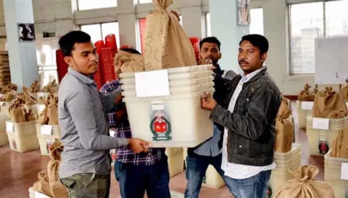 জেলায় জেলায় ব্যালট পেপার পাঠানোর কার্যক্রম শুরু