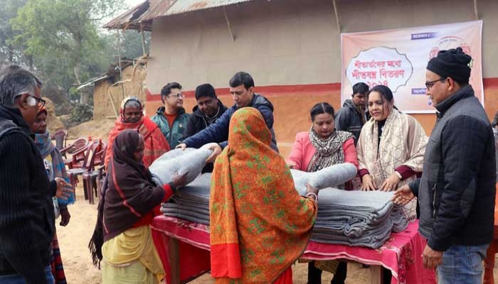 ‘বন্ধু আমরা’- সংগঠনের শীতবস্ত্র বিতরণ