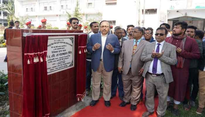 নিউ গভঃ ডিগ্রী কলেজের ৬ তলা একাডেমিক ভবনের ভিত্তি প্রস্তর স্থাপন করলেন রাসিক মেয়র