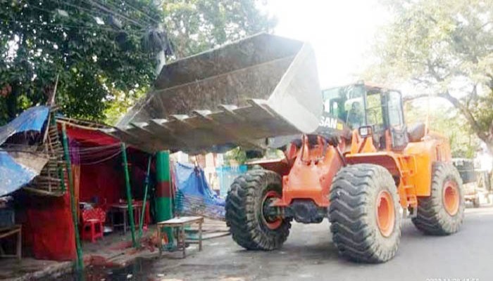 অবৈধ স্থাপনা উচ্ছেদে রাসিকের  ভ্রাম্যমান আদালত অভিযান পরিচালনা