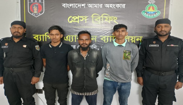 পুঠিয়ায় টাপেন্টাডল ট্যাবলেট-সহ মাদক কারবারী গ্রেফতার- ৩