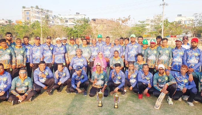 রাসিকের পরিচ্ছন্ন বিভাগের উদ্যোগে প্রীতি ক্রিকেট টুর্ণামেন্টের পুরস্কার বিতরণ