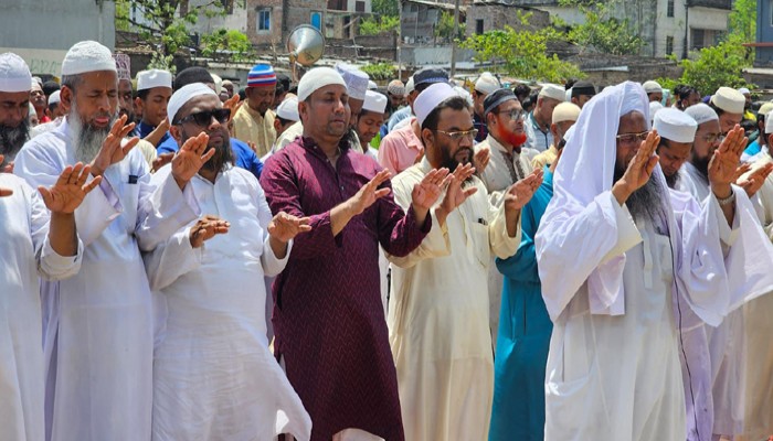 বৃষ্টি কামনায় ১৯নং ওয়ার্ডে  ইসতিসকার নামাজ অনুষ্ঠিত