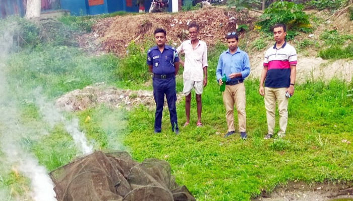 আত্রাইয়ে এবার সোয়া লক্ষ টাকার নিষিদ্ধ রিং জাল জব্দ