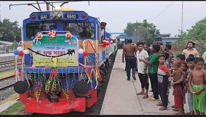 লোকসান নিয়েই পদ্মা সেতু হয়ে ছুটল ‘ম্যাংগো স্পেশাল’