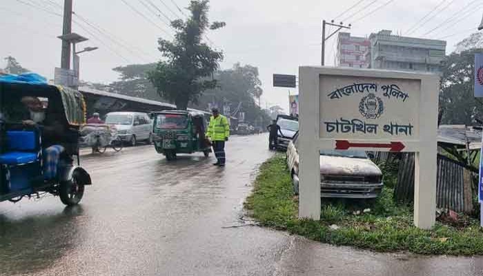 নামাজ-পড়ালেখা নিয়ে শাসন করায় ফাঁস নিল কিশোরী