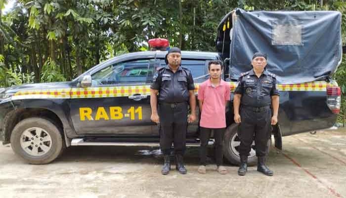 নোয়াখালীতে স্কুল ছাত্রীকে ধর্ষণের পর হত্যা, প্রধান আসামি গ্রেপ্তার