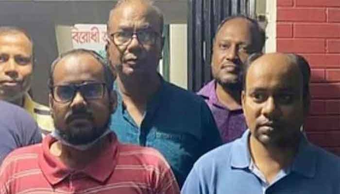 রাবির আটক আরেক শিক্ষার্থীকে ছাড়িয়ে আনলেন শিক্ষকরা