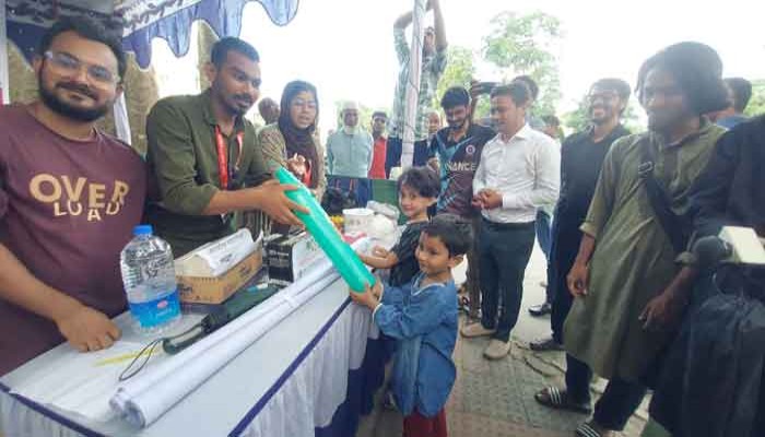 রাজশাহীতে গণত্রাণ দিতে মহা-প্রতিযোগিতায় জনসাধারণ