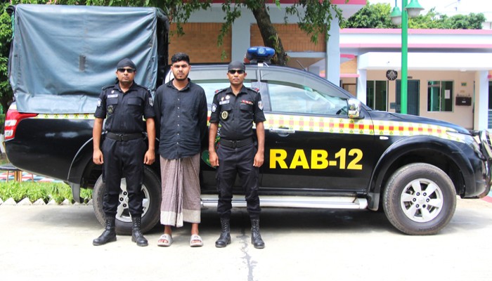 সিরাজগঞ্জে আমৃত্যু কারাদন্ডপ্রাপ্ত পলাতক আসামী গ্রেফতার