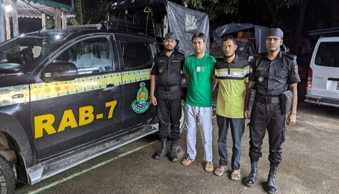 চট্টগ্রামে ধর্ষণের চেষ্টা ও পর্নোগ্রাফি মামলার মূলহোতা সহ গ্রেফতার - ৩