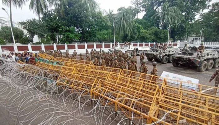 রাষ্ট্রপতি পদত্যাগের দাবিতে আজও জড়ো হয়েছিল বিক্ষোভকারীরা