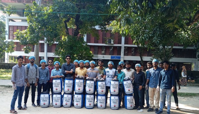 ছাত্রদলের উদ্যোগে রাবি ক্যাম্পাসে ডাস্টবিন স্থাপন