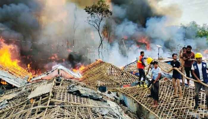 রোহিঙ্গা ক্যাম্পে অগ্নিকাণ্ডে নিহত ২