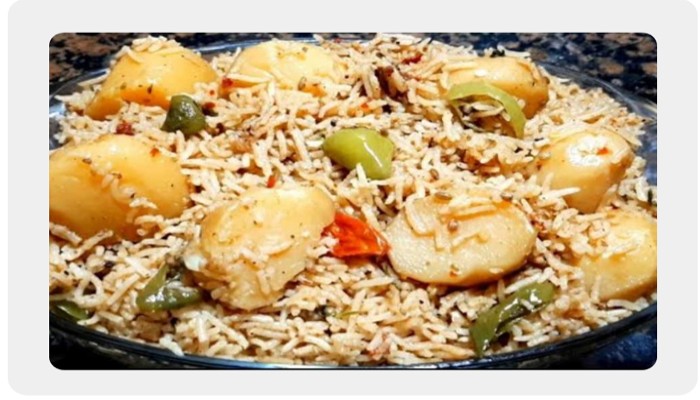 শুধু আলু দিয়েও রাঁধা যায় পোলাও! স্বাদে আলু বিরিয়ানিকেও টক্কর দিতে পারে রান্নাটি
