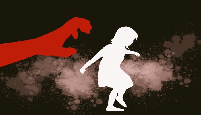 যশোরের ৭ বছর বয়সী এক শিশুকে ১০ টাকার লোভ দেখিয়ে ধর্ষণের অভিযোগ বৃদ্ধের বিরুদ্ধে