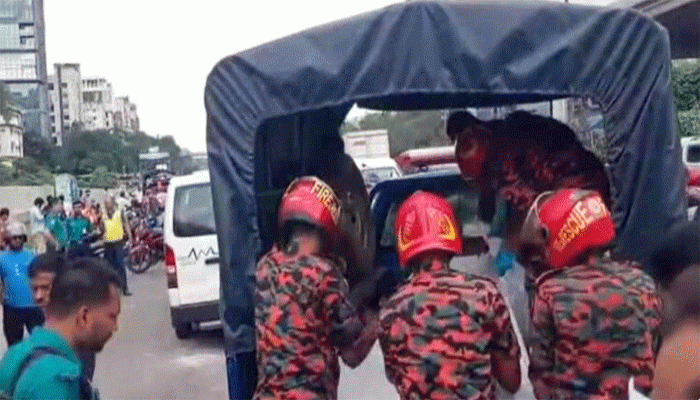 রাজধানীতে ট্রাকের সঙ্গে সংঘর্ষে মোটরসাইকেলের ২ আরোহী নিহত রাজধানীতে ট্রাকের সঙ্গে সংঘর্ষে মোটরসাইকেলের ২ আরোহী নিহত