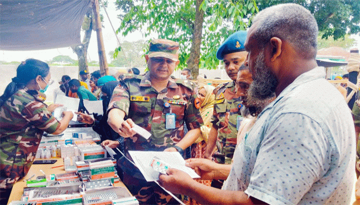রাণীনগরে সেনাবাহিনীর একদিনের ফ্রি চিকিৎসা ক্যাম্প অনুষ্ঠিত
