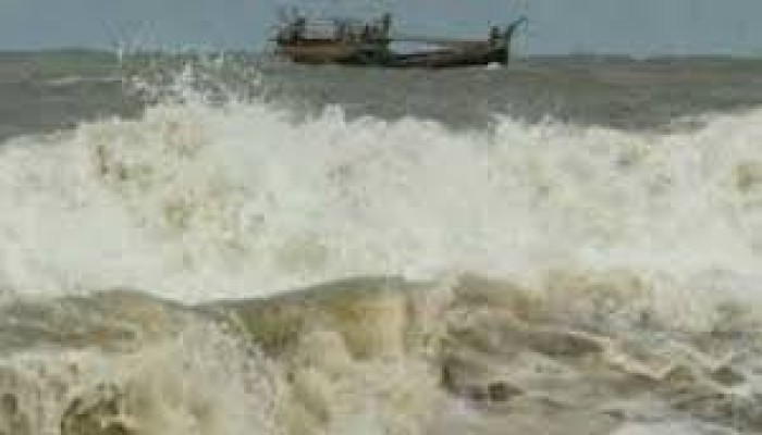 উপকূলীয় জেলা ও চরাঞ্চলে চার ফুট উঁচু জলোচ্ছ্বাসের শঙ্কা