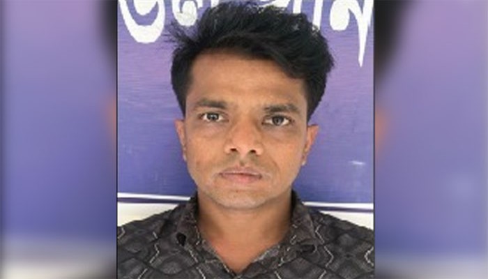 অস্ত্রের মুখে স্কুলছাত্রীকে অপহরণ করে একাধিকবার ধর্ষণ, ইউএনওর ড্রাইভার গ্রেফতার