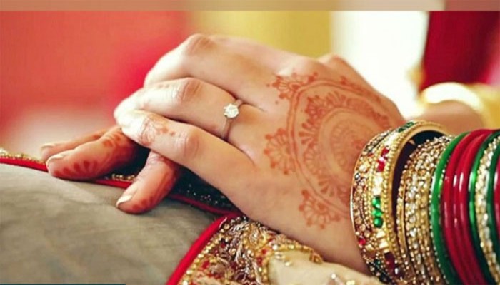 যশোরে স্বামীর সাথে ঘর ভাড়া করতে গিয়ে ধর্ষণের শিকার নববধূ